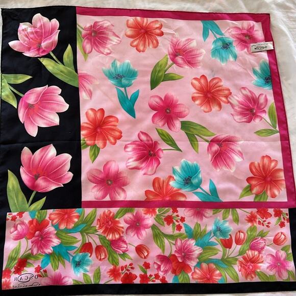 Oscar de la Renta Scarf 21” x 21” 100% Silk - Picture 5 of 7